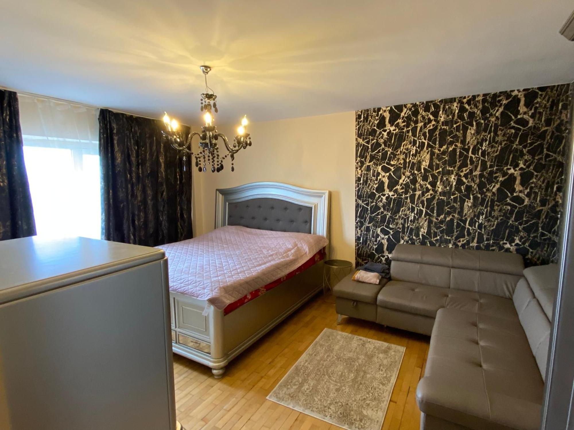 High In The Sky - Unirii Apartment Bukares Bagian luar foto